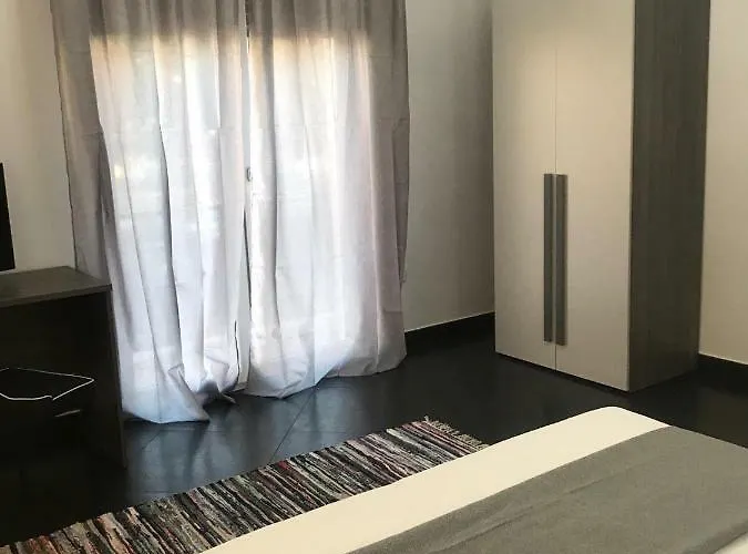 דירה Hermes House טרופאה