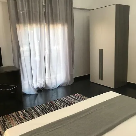 דירה Hermes House טרופאה